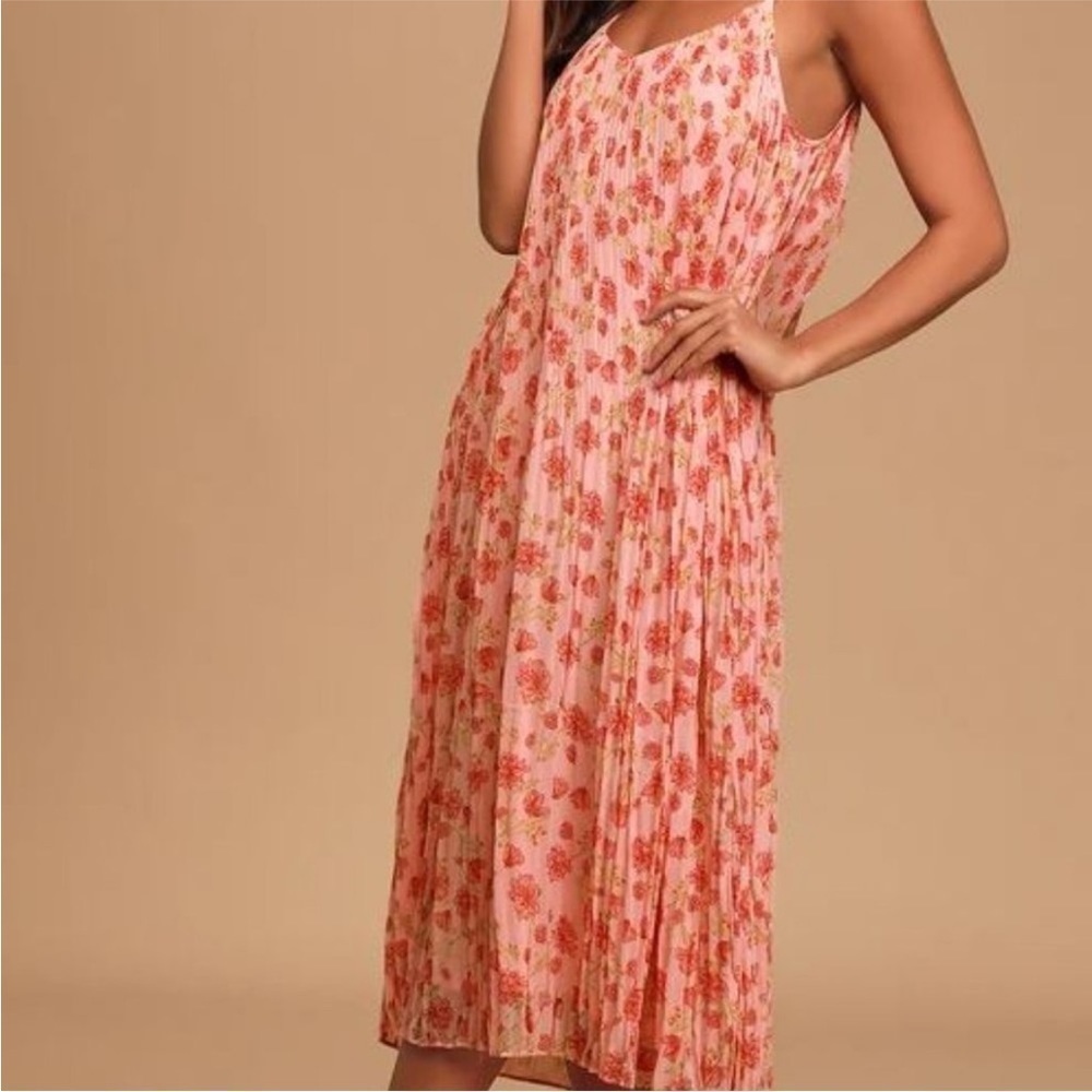NWT Lulu's Liza Pink Floral Print Pleated Midi Dress - Picture 2 of 8